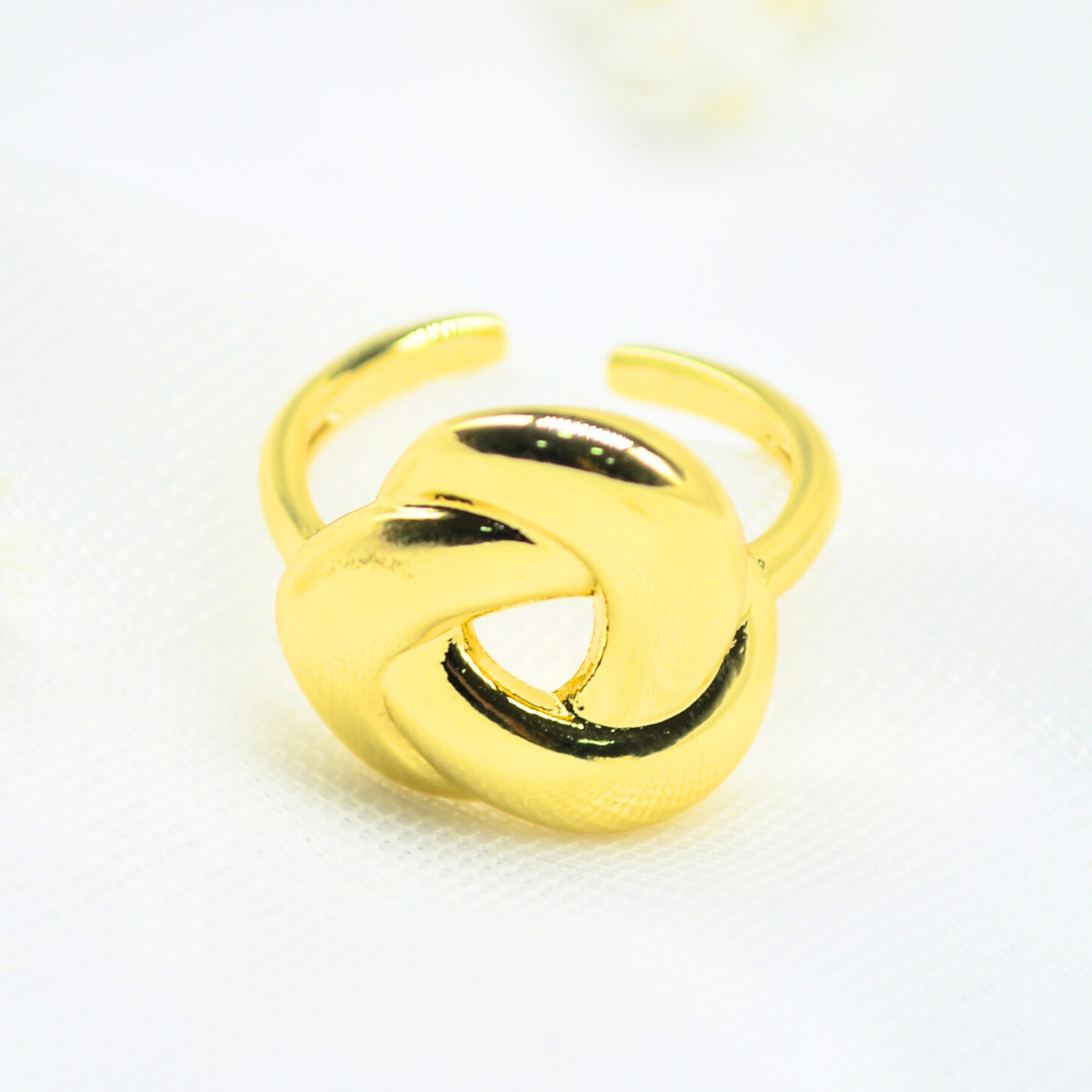 anillo nudo entrelazado