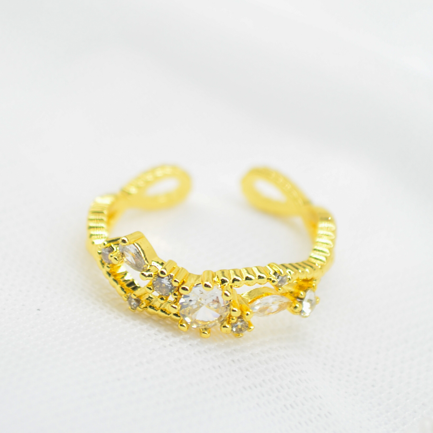 anillo tiara de cristales