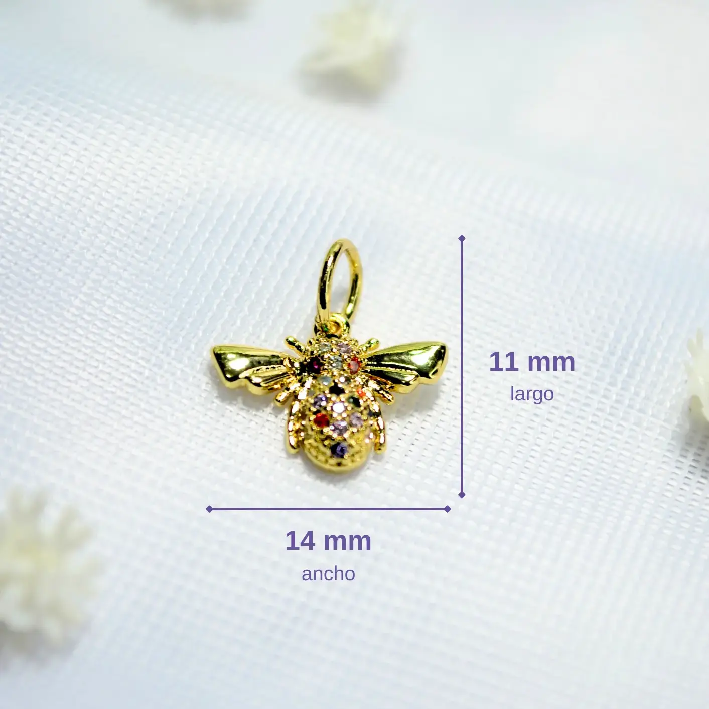dije para cadena abeja con circones multicolor. dije para cadena abeja con circones multicolor.