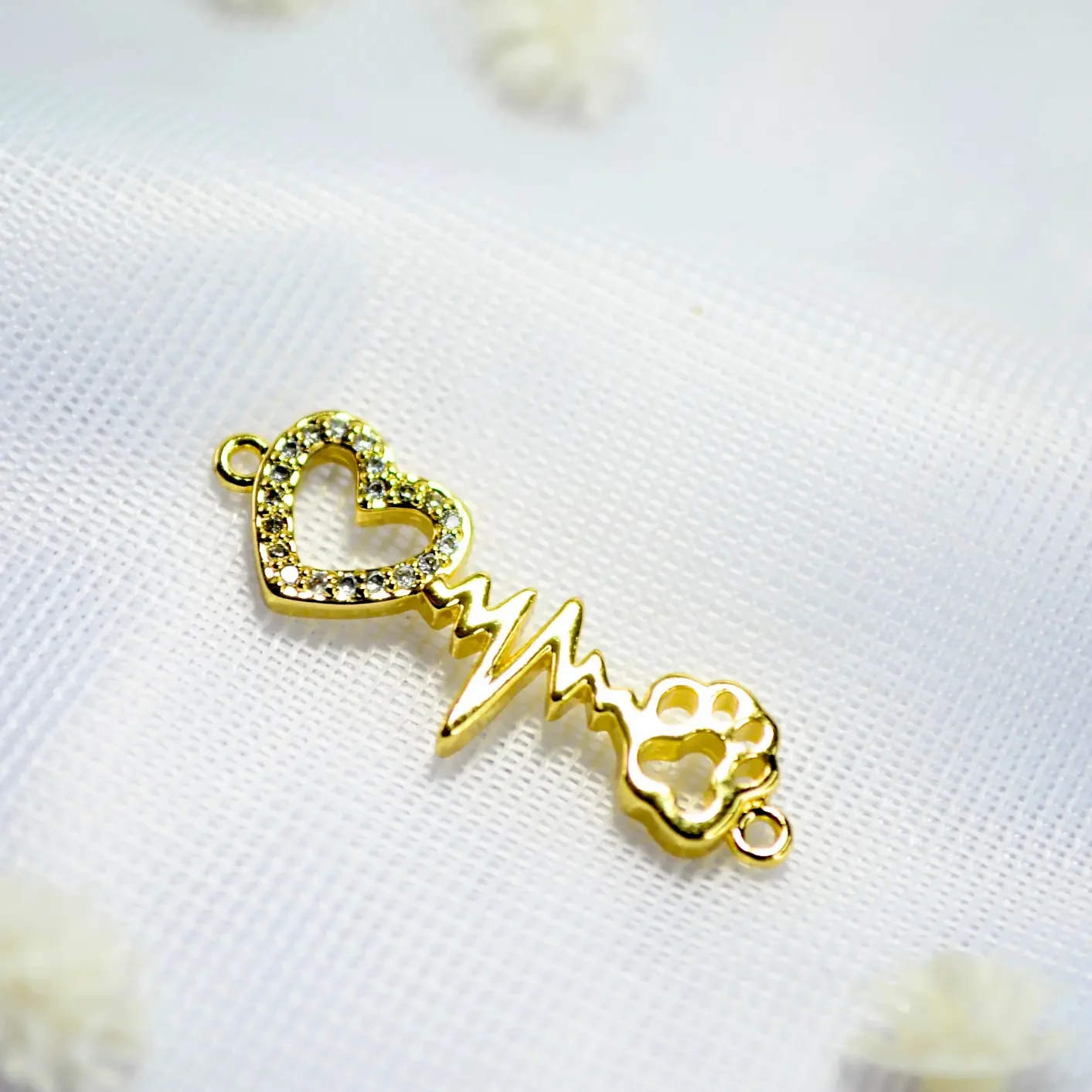 dije para pulsera corazón y huella de mascota.