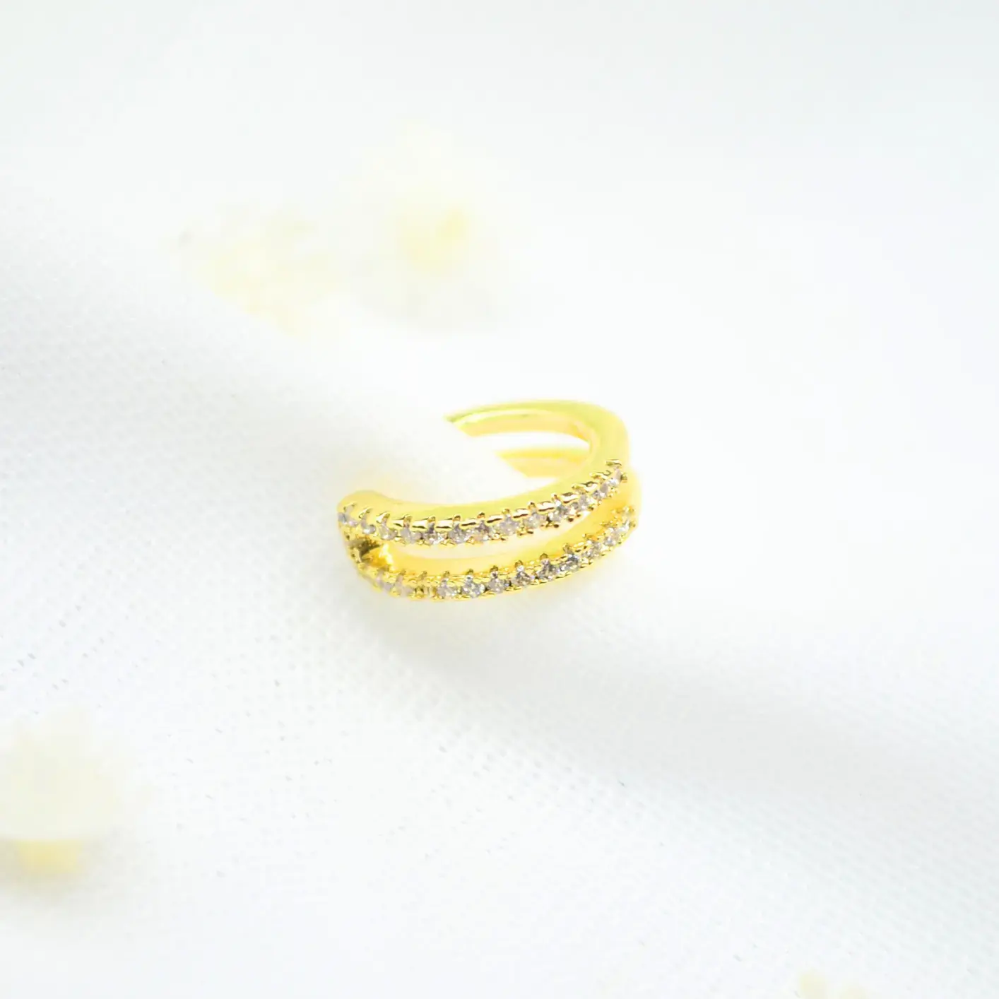 earcuff de doble hilera con micro circones