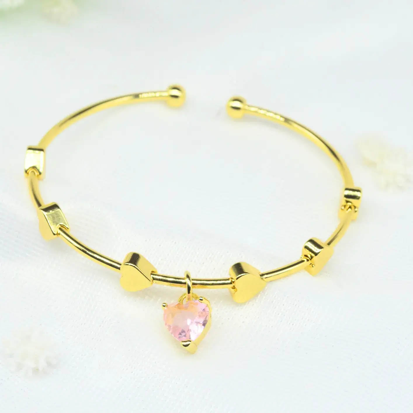 pulsera rígida corazón de cristal