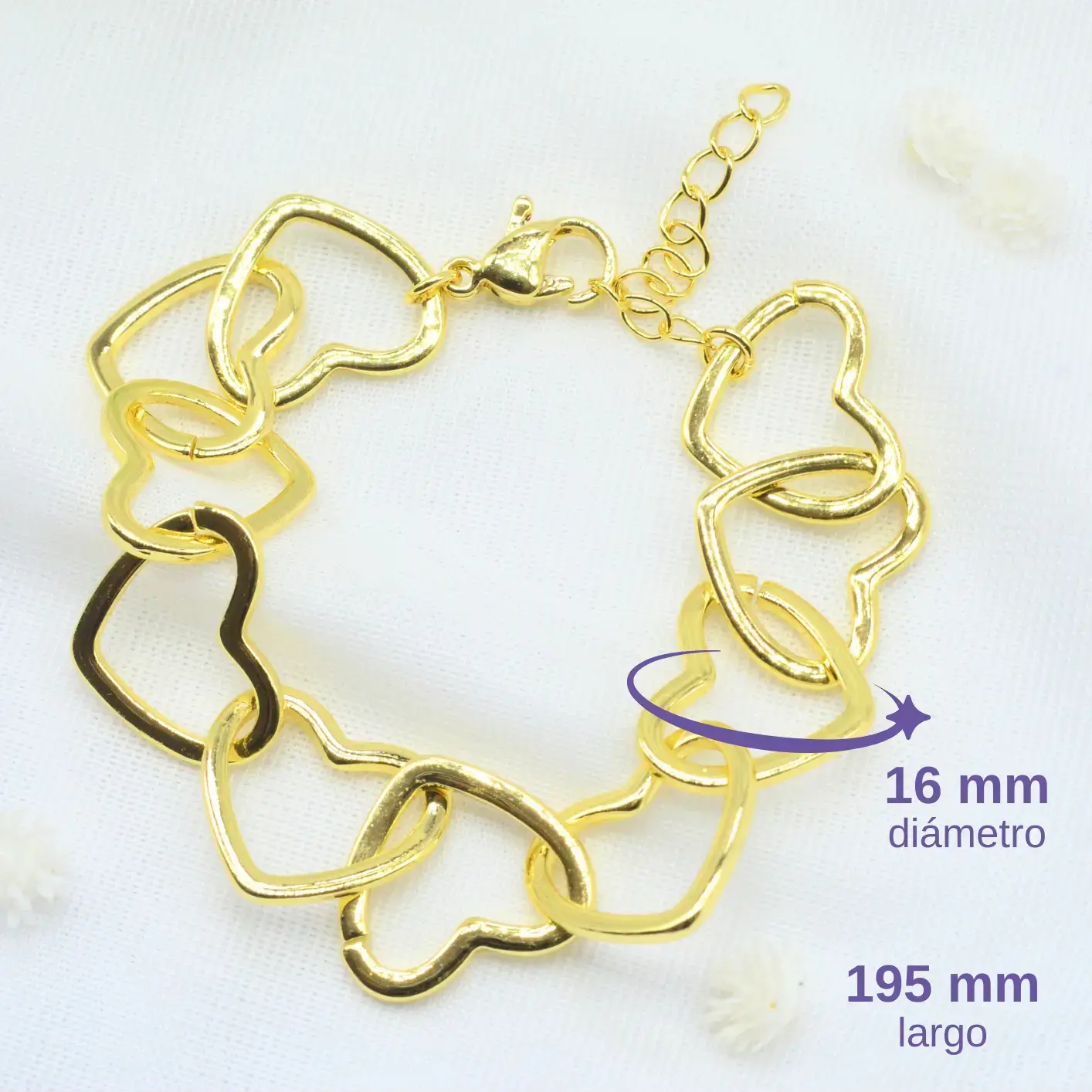 pulsera de eslabones grandes en forma de corazón. pulsera de eslabones grandes en forma de corazón.