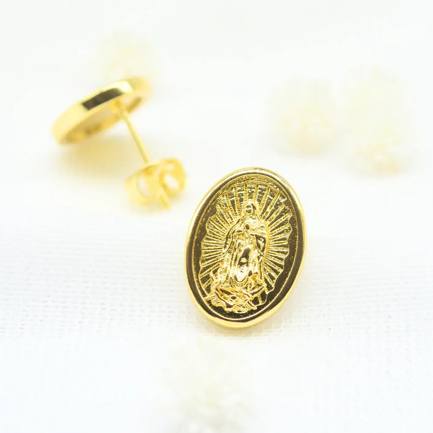 topos ovalados de la virgen de guadalupe.